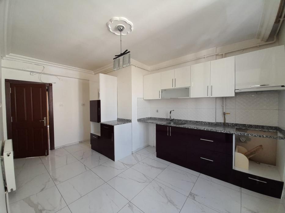 SATILIK Daire HUZUREVLER MAH. ukurova Adana 180 m2 2450000 TL
